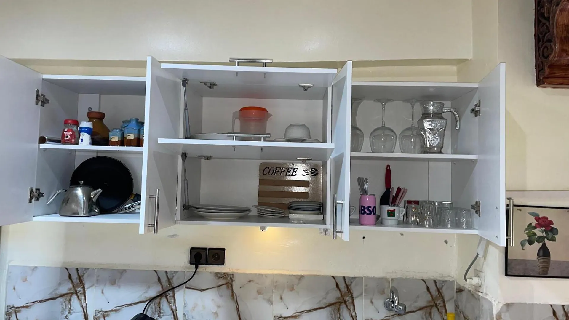 Cozy Airport Apartment Only 5 Minutes Walk Marrakesh